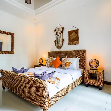 Villa Vino - Legian - 3 Bedroom - 3 Bathroom Villa - Great Location-2